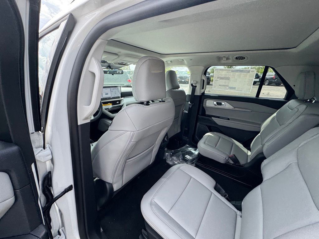 New 2026 Ford Explorer - photo 14