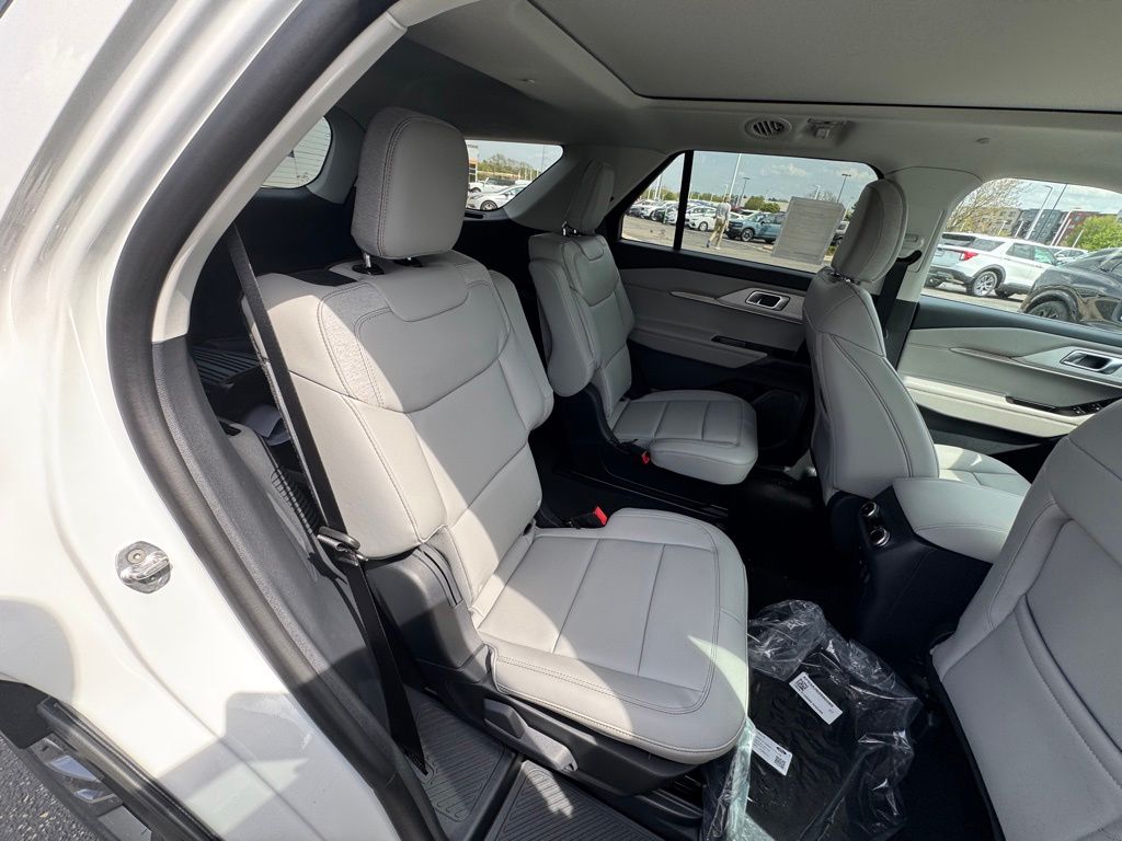 New 2026 Ford Explorer - photo 16