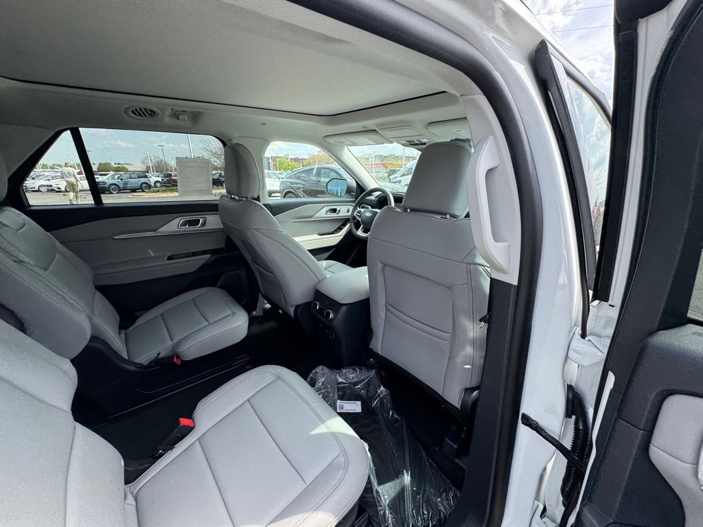 New 2026 Ford Explorer - photo 17