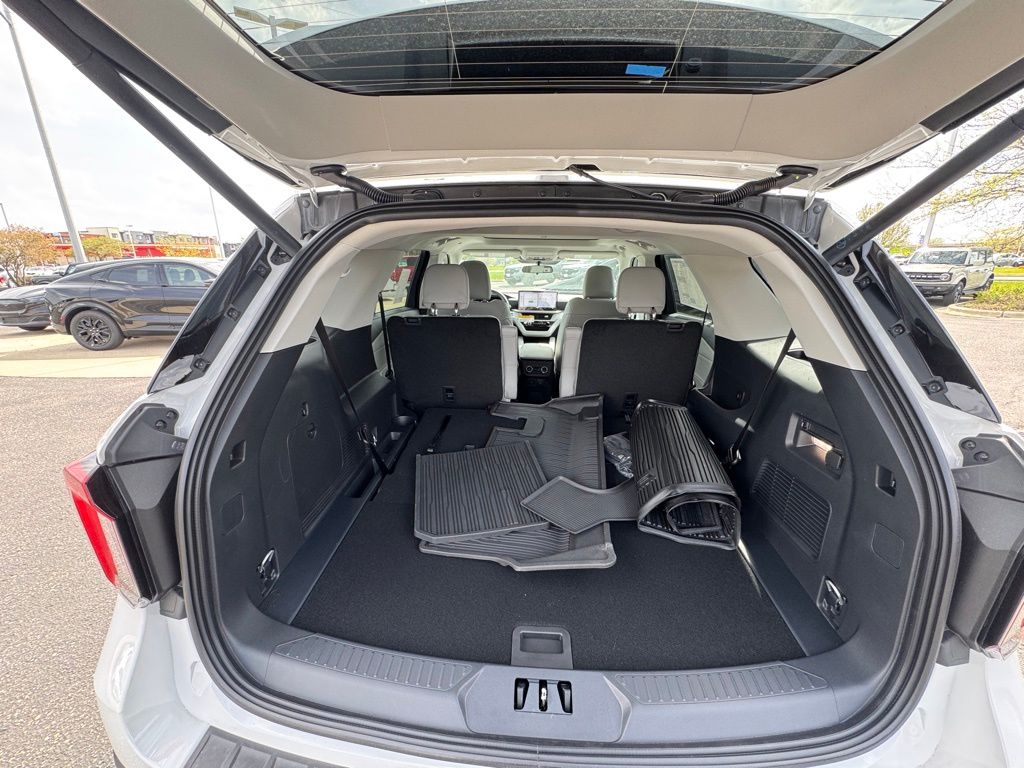 New 2026 Ford Explorer - photo 18