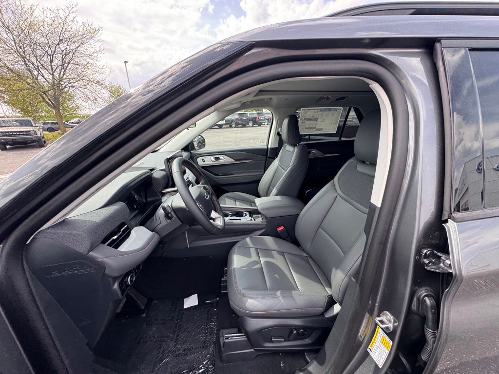 New 2026 Ford Explorer - photo 13