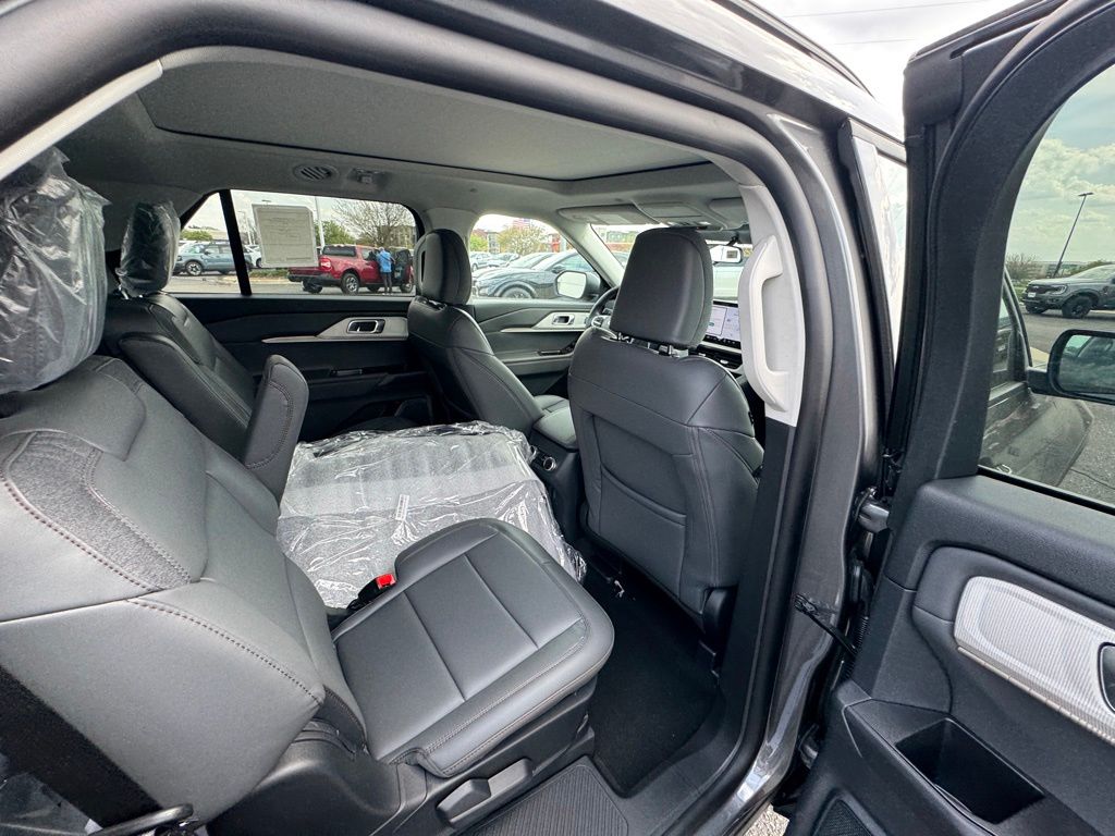 New 2026 Ford Explorer - photo 15