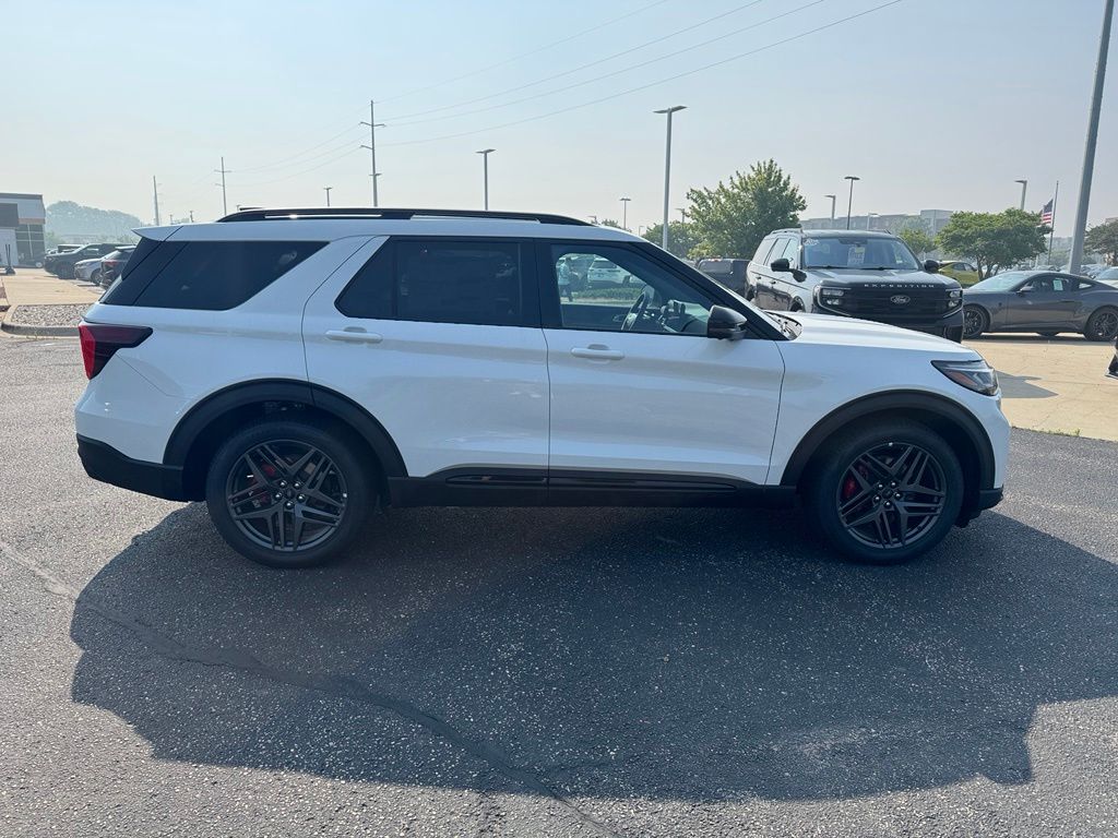 New 2026 Ford Explorer - photo 2