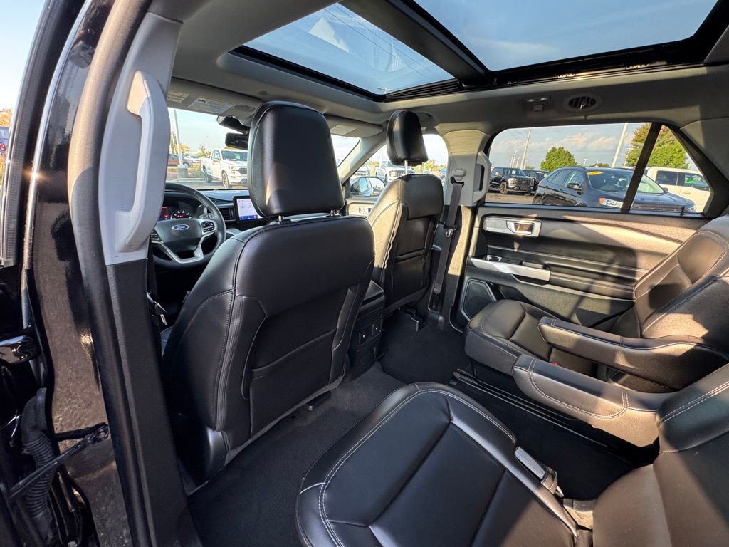 Used 2023 Ford Explorer - photo 12