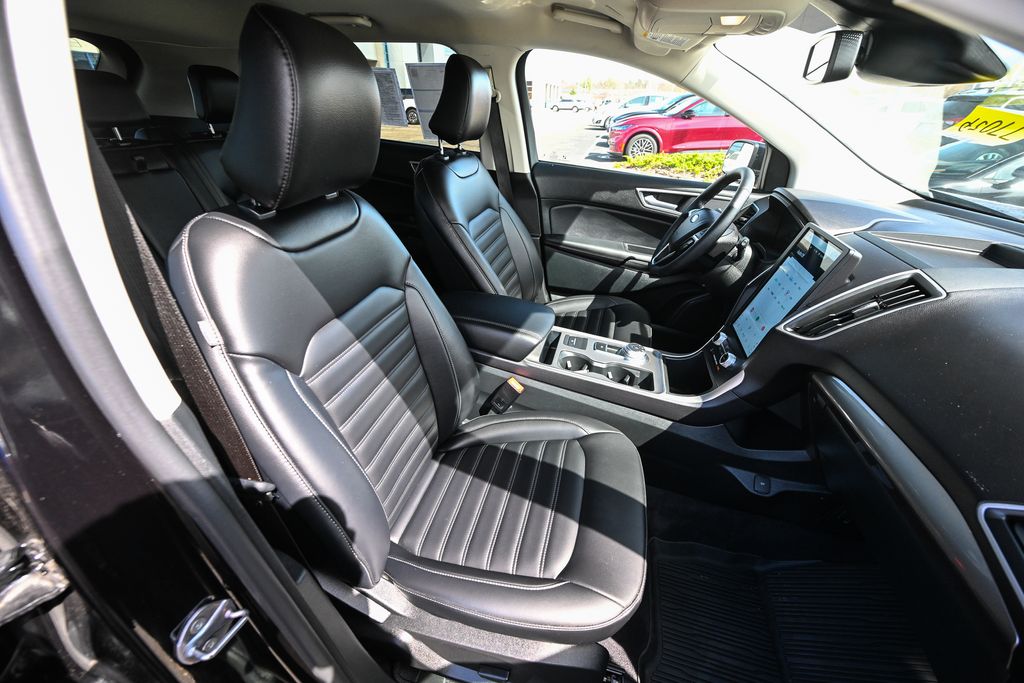 Used 2024 Ford Edge - photo 26