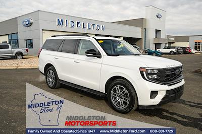 Used 2025 Ford Expedition - photo 1
