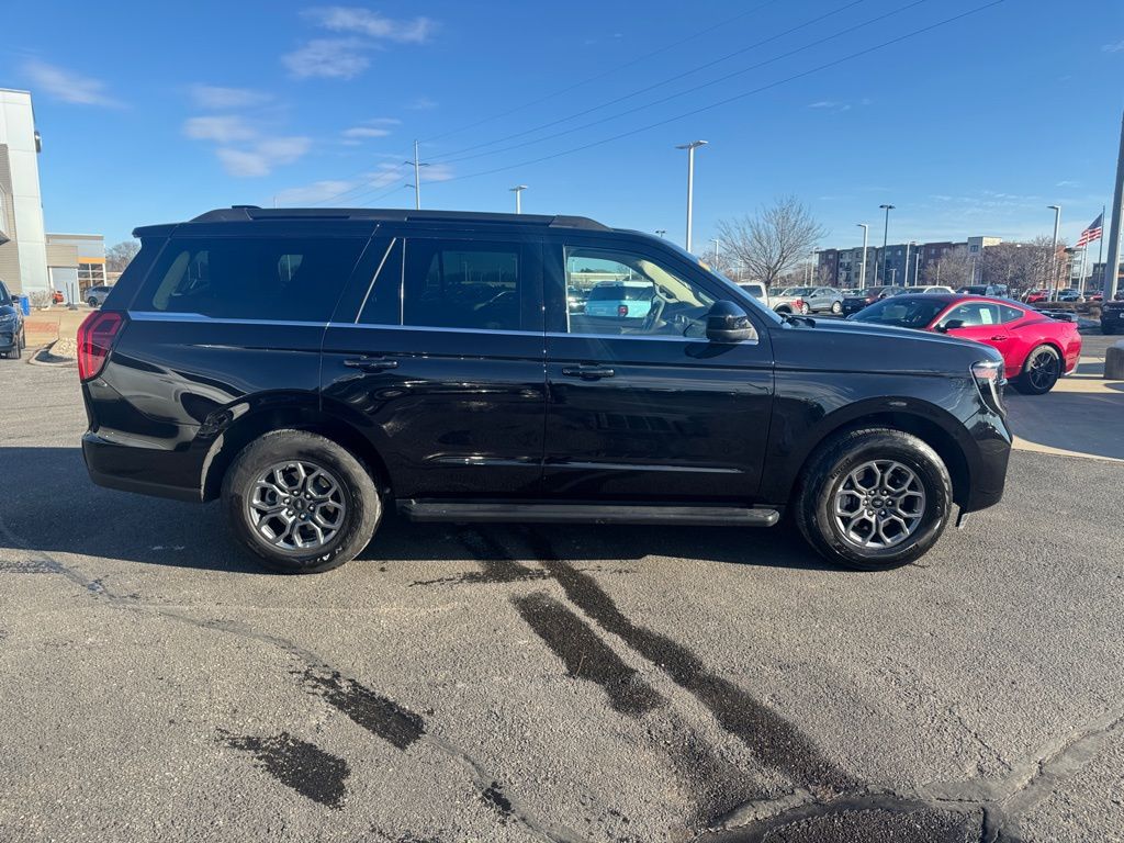 Used 2025 Ford Expedition - photo 6