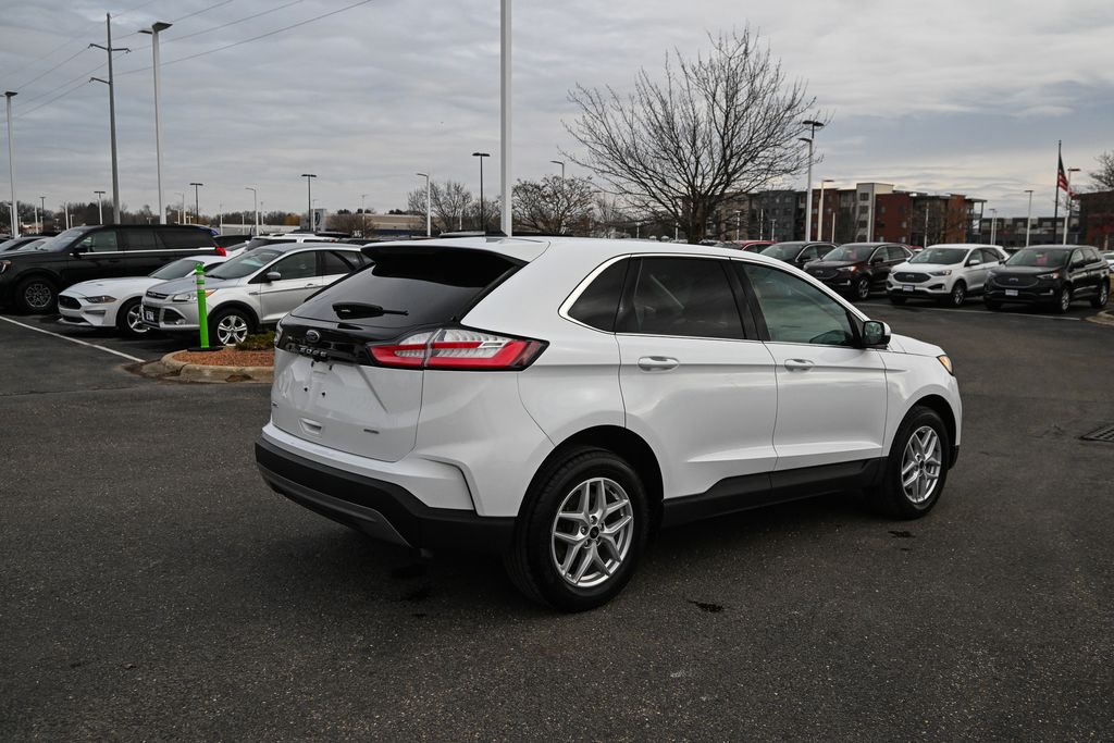 Used 2024 Ford Edge - photo 2