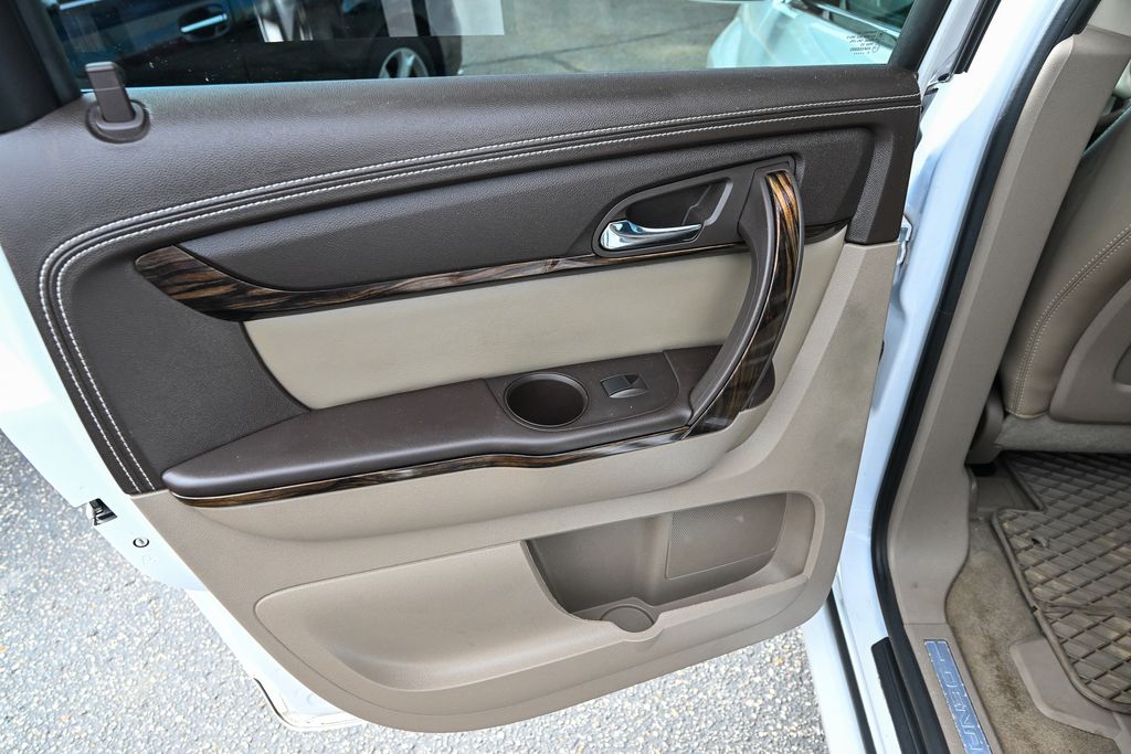 Used 2016 GMC Acadia - photo 24