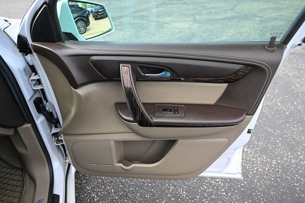 Used 2016 GMC Acadia - photo 27