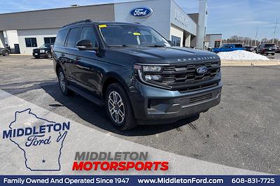 Used 2025 Ford Expedition - photo 1