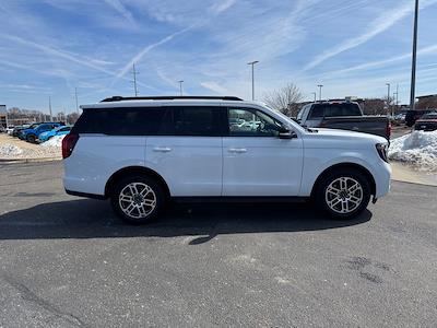 Used 2025 Ford Expedition - photo 1