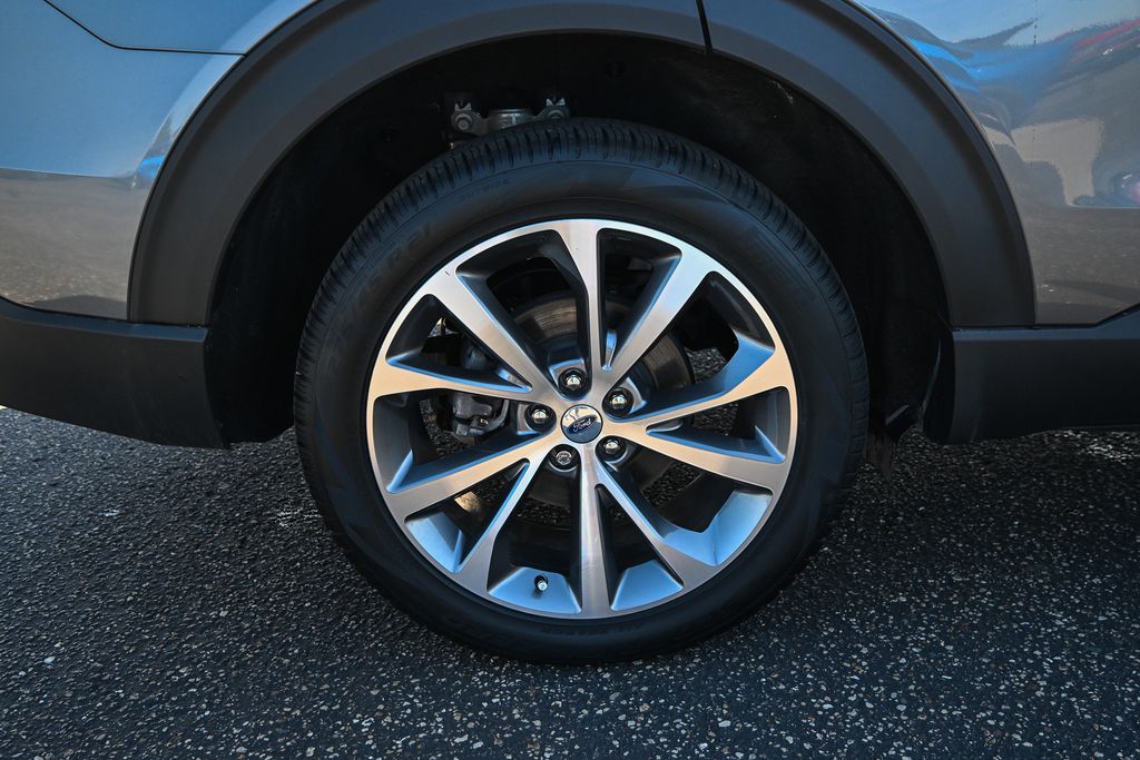 Used 2025 Ford Explorer - photo 10