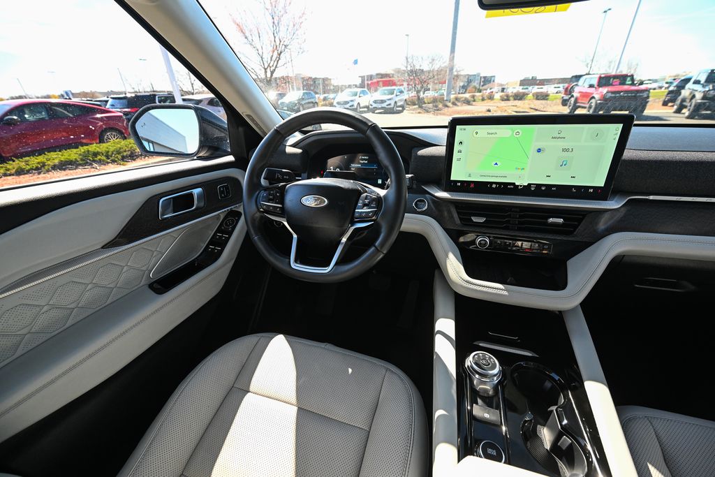 Used 2025 Ford Explorer - photo 30