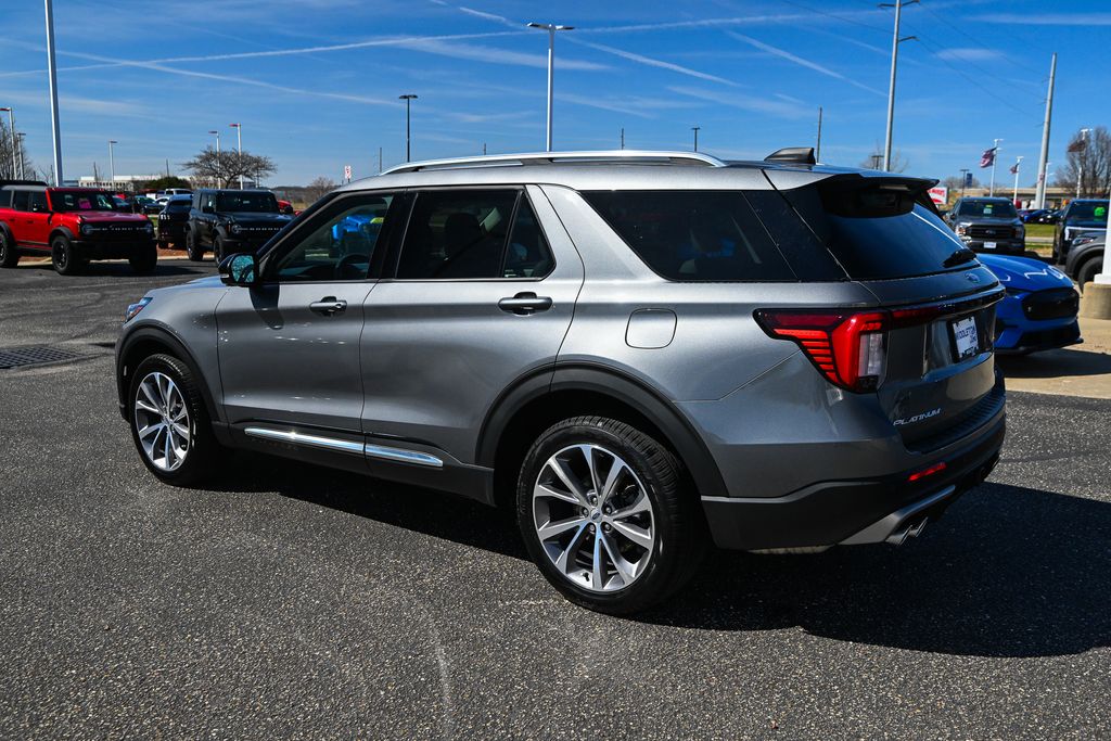 Used 2025 Ford Explorer - photo 1