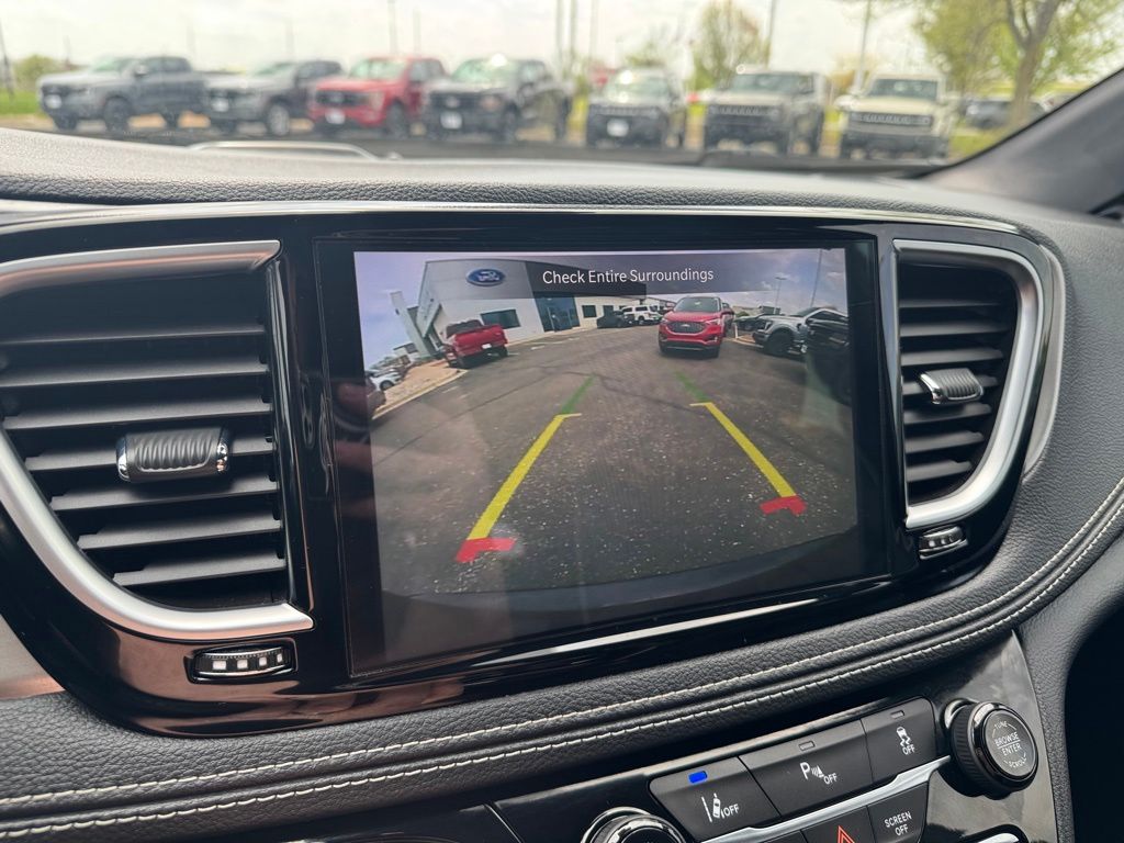 Used 2021 Chrysler Pacifica - photo 23