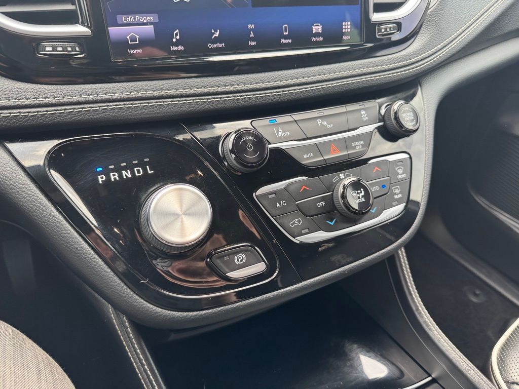 Used 2021 Chrysler Pacifica - photo 25