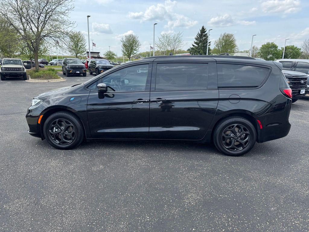 Used 2021 Chrysler Pacifica - photo 10