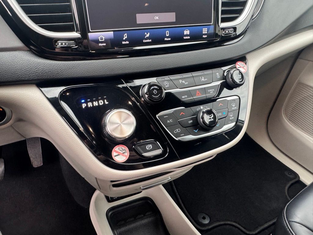 Used 2023 Chrysler Pacifica - photo 19