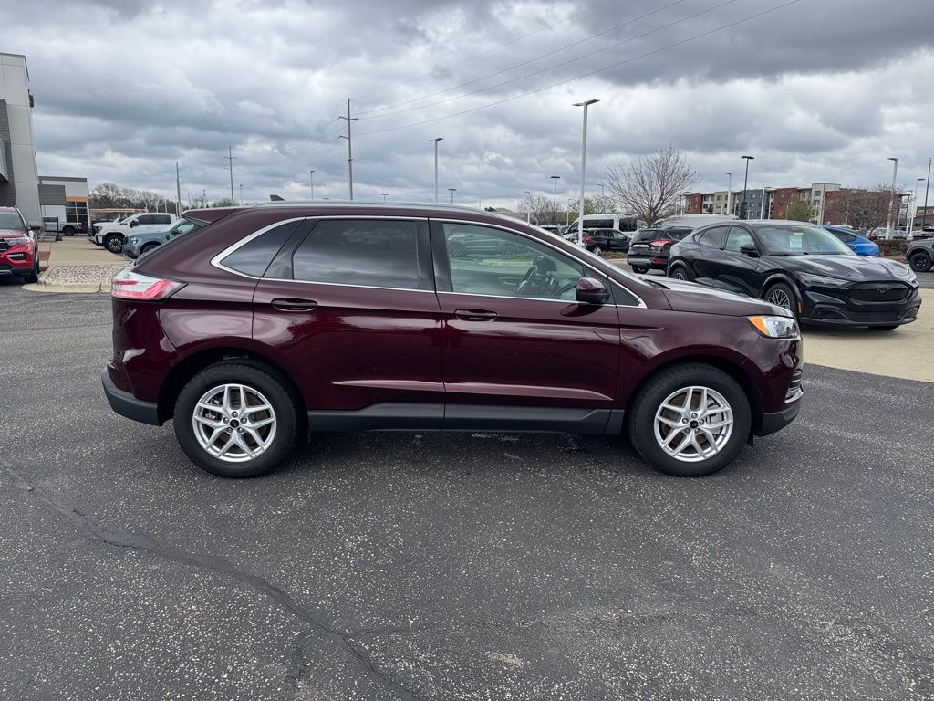 Used 2024 Ford Edge - photo 2