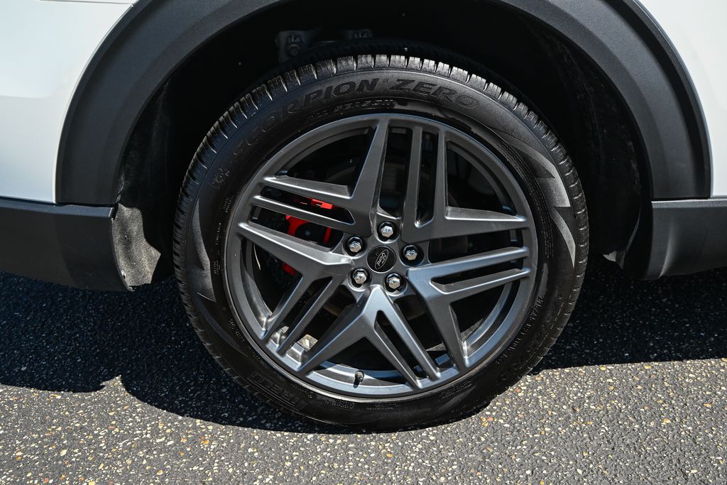 Used 2025 Ford Explorer - photo 16