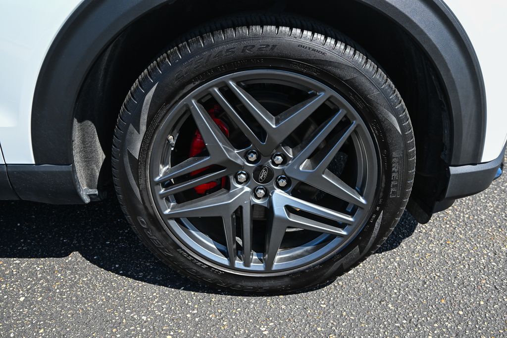 Used 2025 Ford Explorer - photo 17