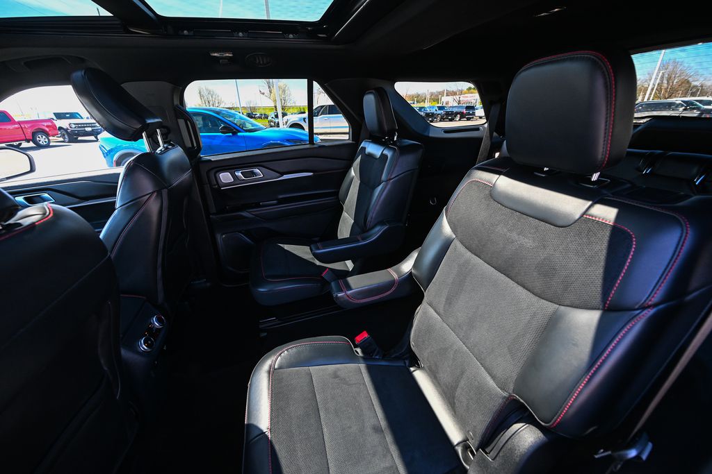 Used 2025 Ford Explorer - photo 25