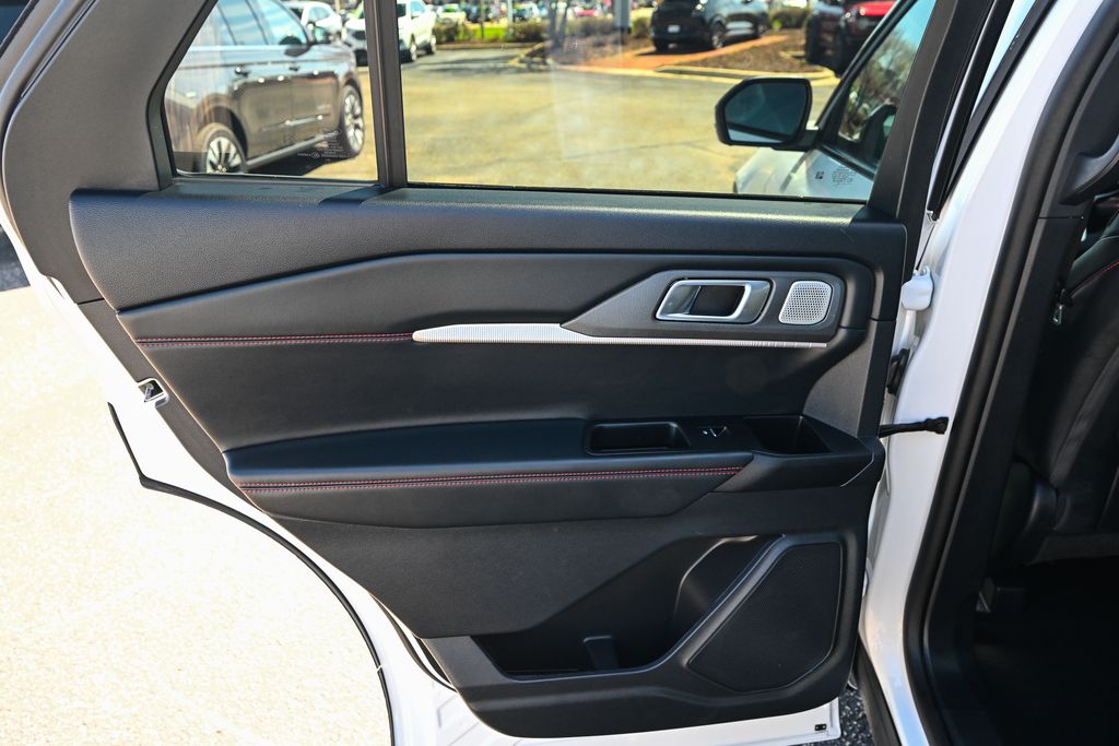 Used 2025 Ford Explorer - photo 27