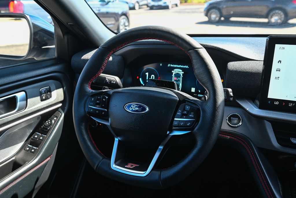 Used 2025 Ford Explorer - photo 35