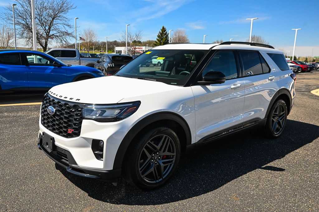 Used 2025 Ford Explorer - photo 11
