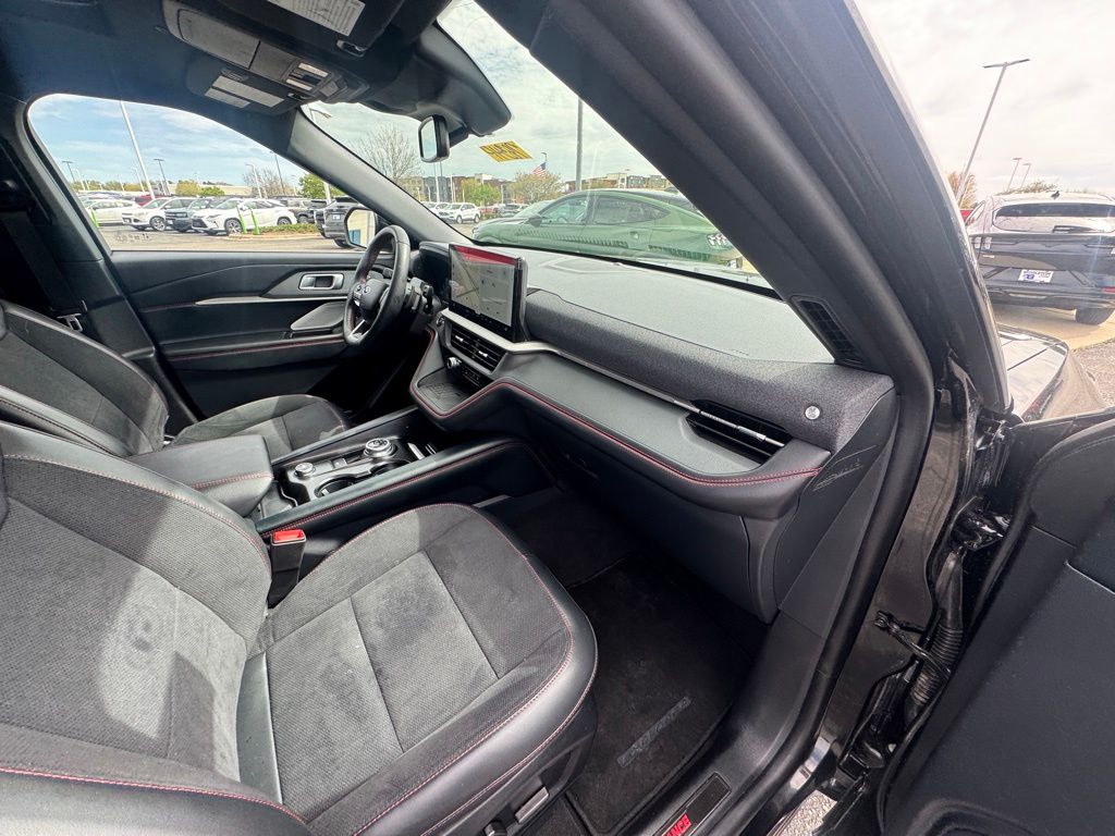 Used 2025 Ford Explorer - photo 20