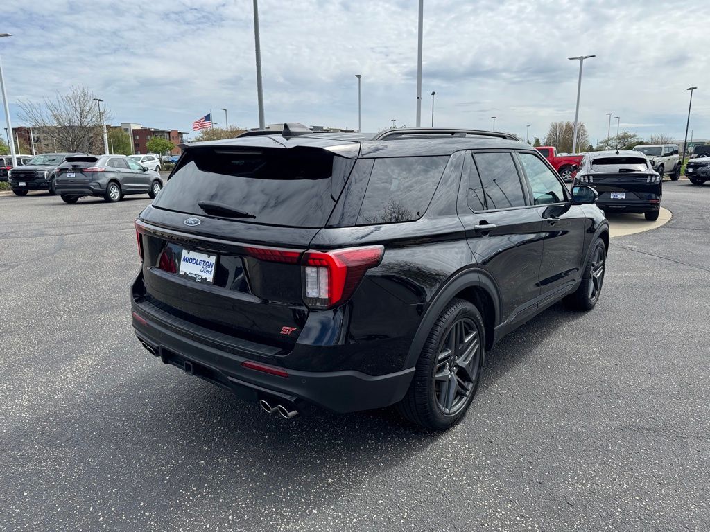 Used 2025 Ford Explorer - photo 5
