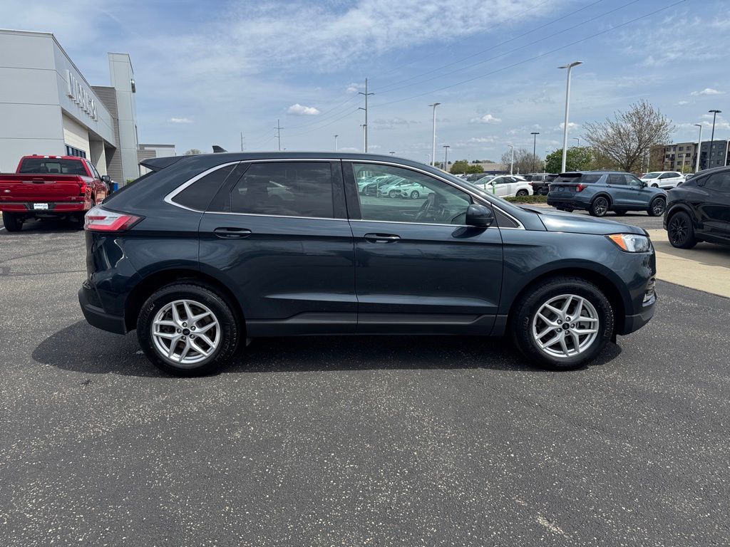 Used 2024 Ford Edge - photo 2
