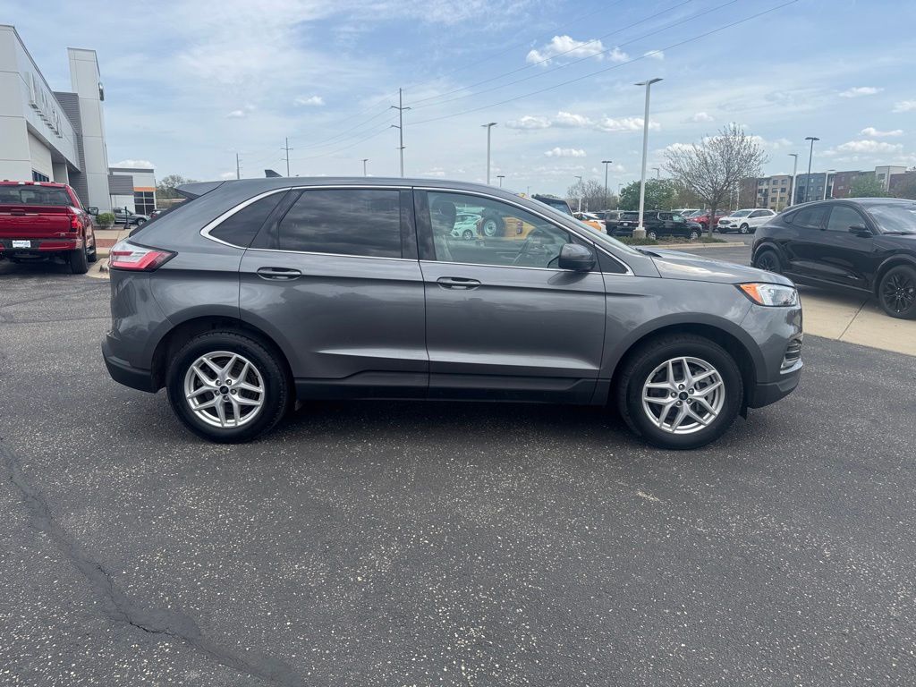 Used 2024 Ford Edge - photo 2