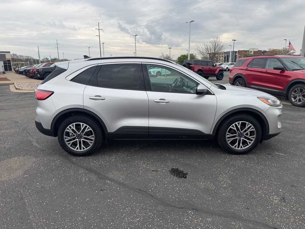 Used 2020 Ford Escape - photo 2