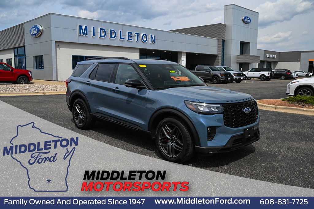 Used 2025 Ford Explorer - photo 1