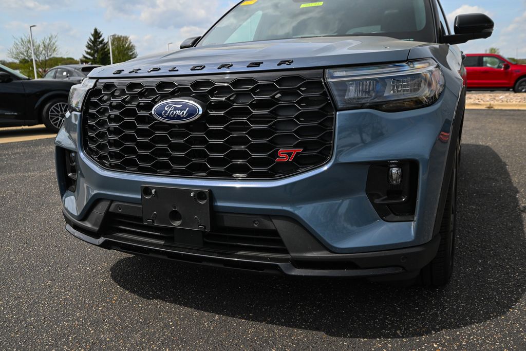 Used 2025 Ford Explorer - photo 13