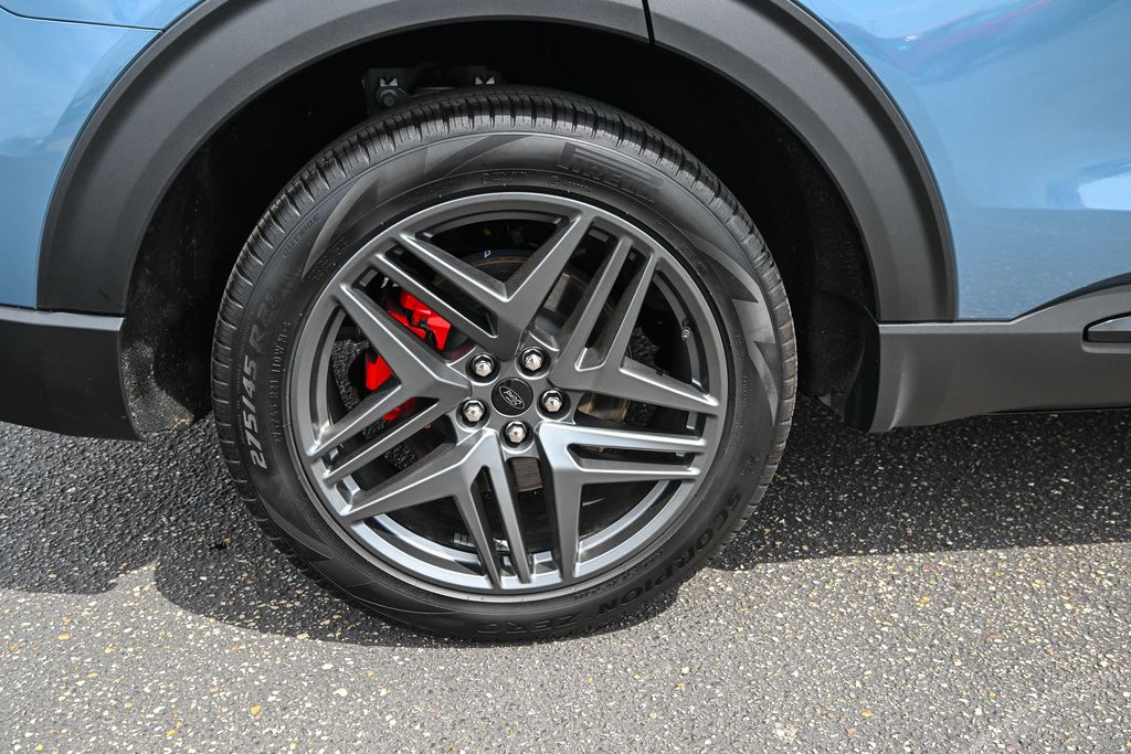 Used 2025 Ford Explorer - photo 16