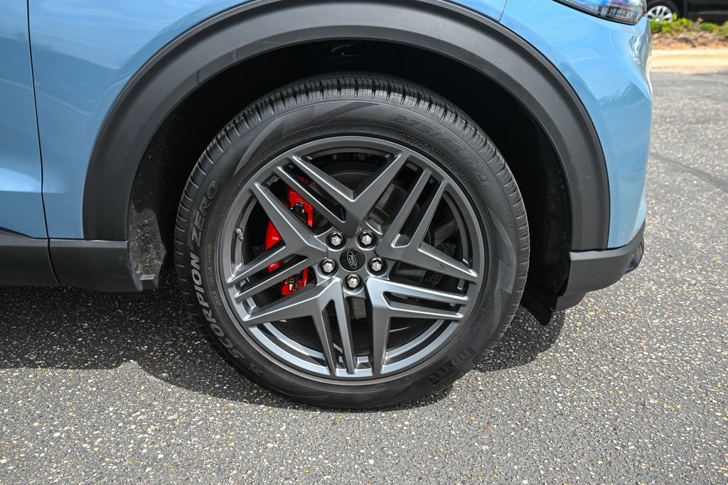 Used 2025 Ford Explorer - photo 17