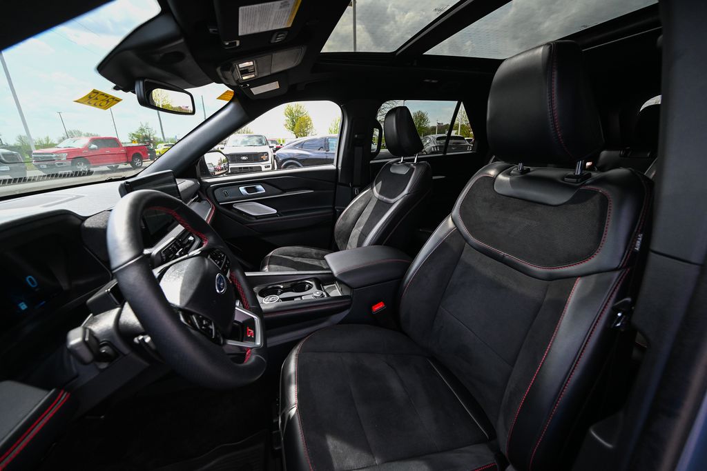 Used 2025 Ford Explorer - photo 22