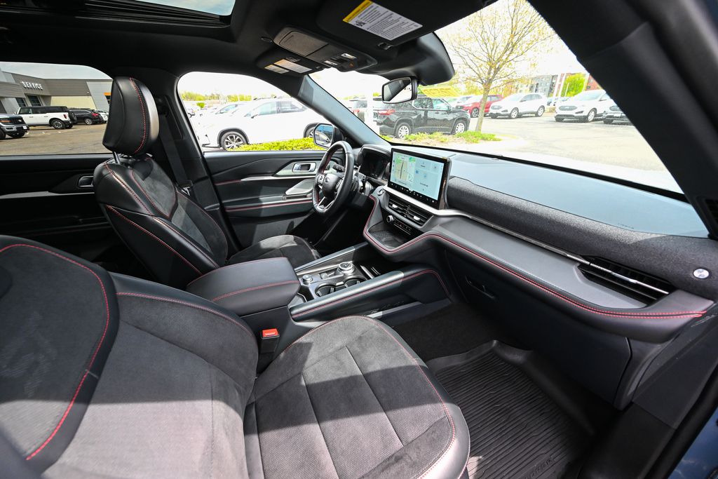 Used 2025 Ford Explorer - photo 28
