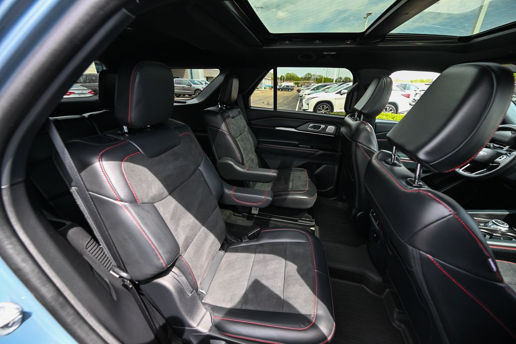 Used 2025 Ford Explorer - photo 32