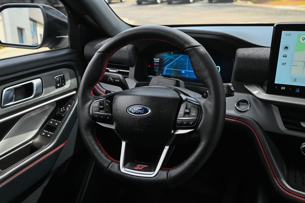 Used 2025 Ford Explorer - photo 36
