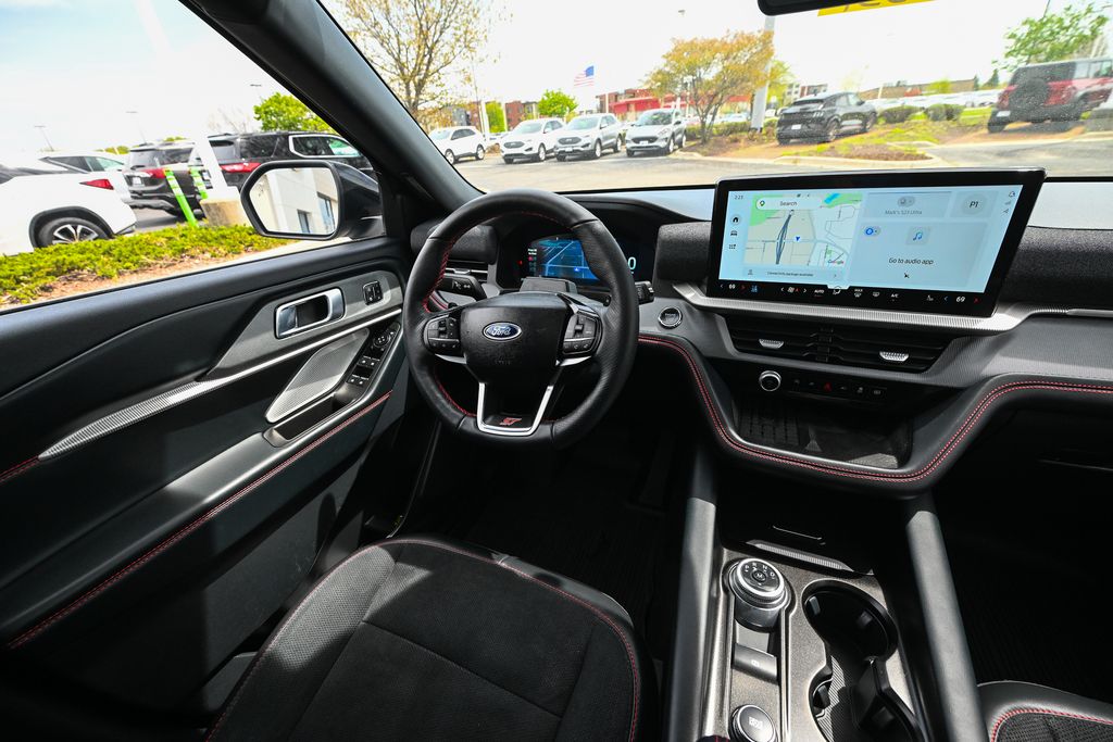 Used 2025 Ford Explorer - photo 37