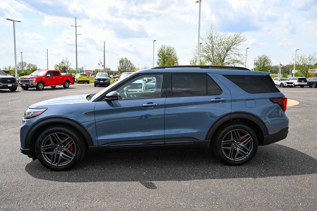 Used 2025 Ford Explorer - photo 10