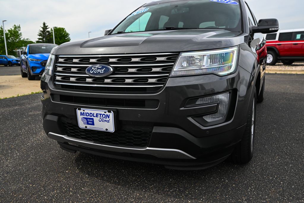 Used 2017 Ford Explorer - photo 12