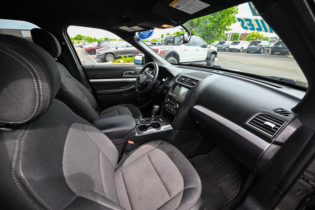 Used 2017 Ford Explorer - photo 25