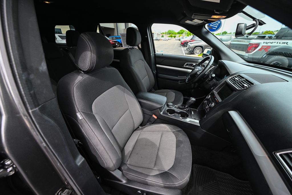 Used 2017 Ford Explorer - photo 26