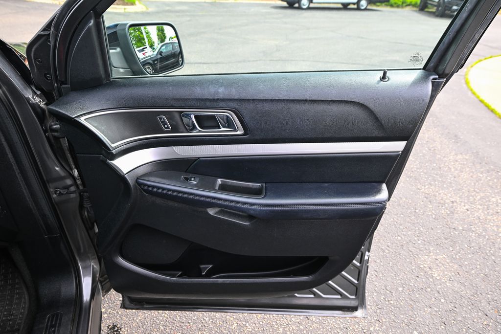 Used 2017 Ford Explorer - photo 27