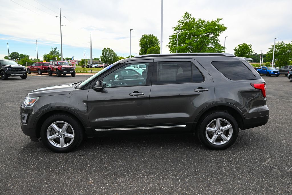 Used 2017 Ford Explorer - photo 9